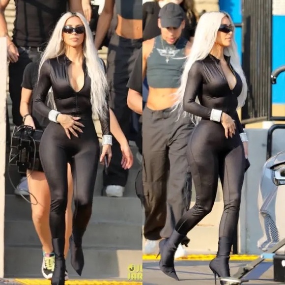 NWT SKIMS All in One Shine Mock Neck Long Sleeve Zip Front Catsuit - Picture 9 of 9